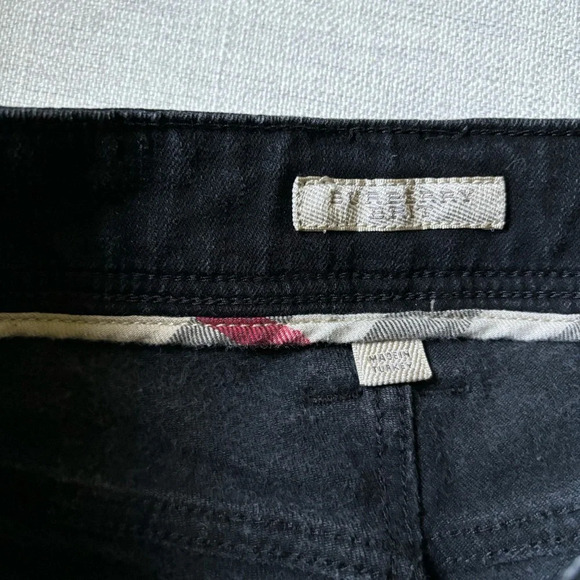 Stylish Women's Gray and Black Jeans - Picture 9 of 16